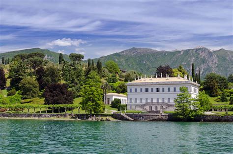 lake como mansion for sale.